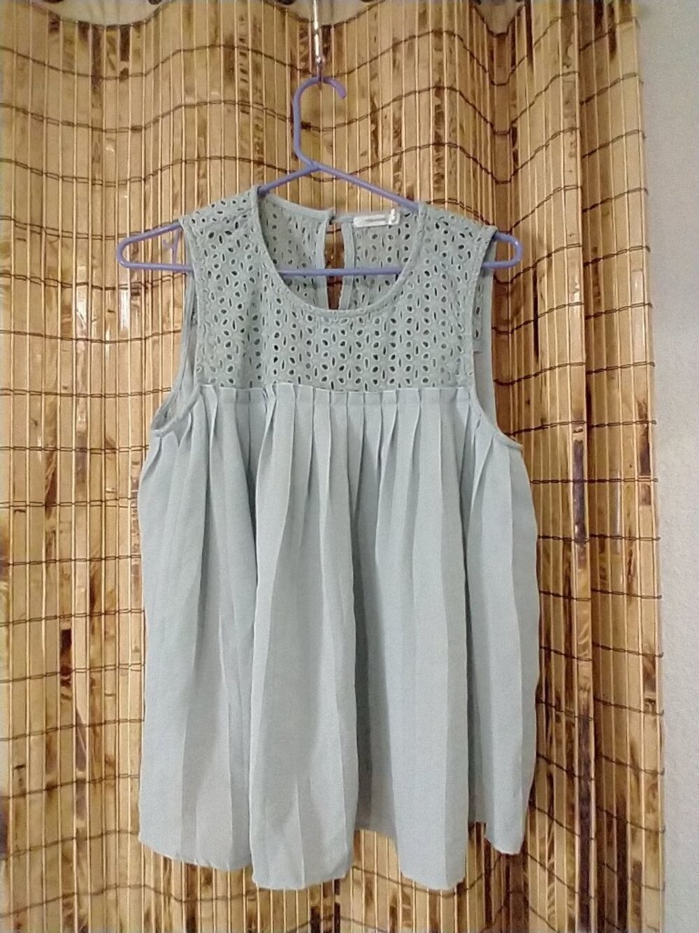 Maurices Sage Green Eyelet Yoke Pleated Sleeveless Blouse Size L